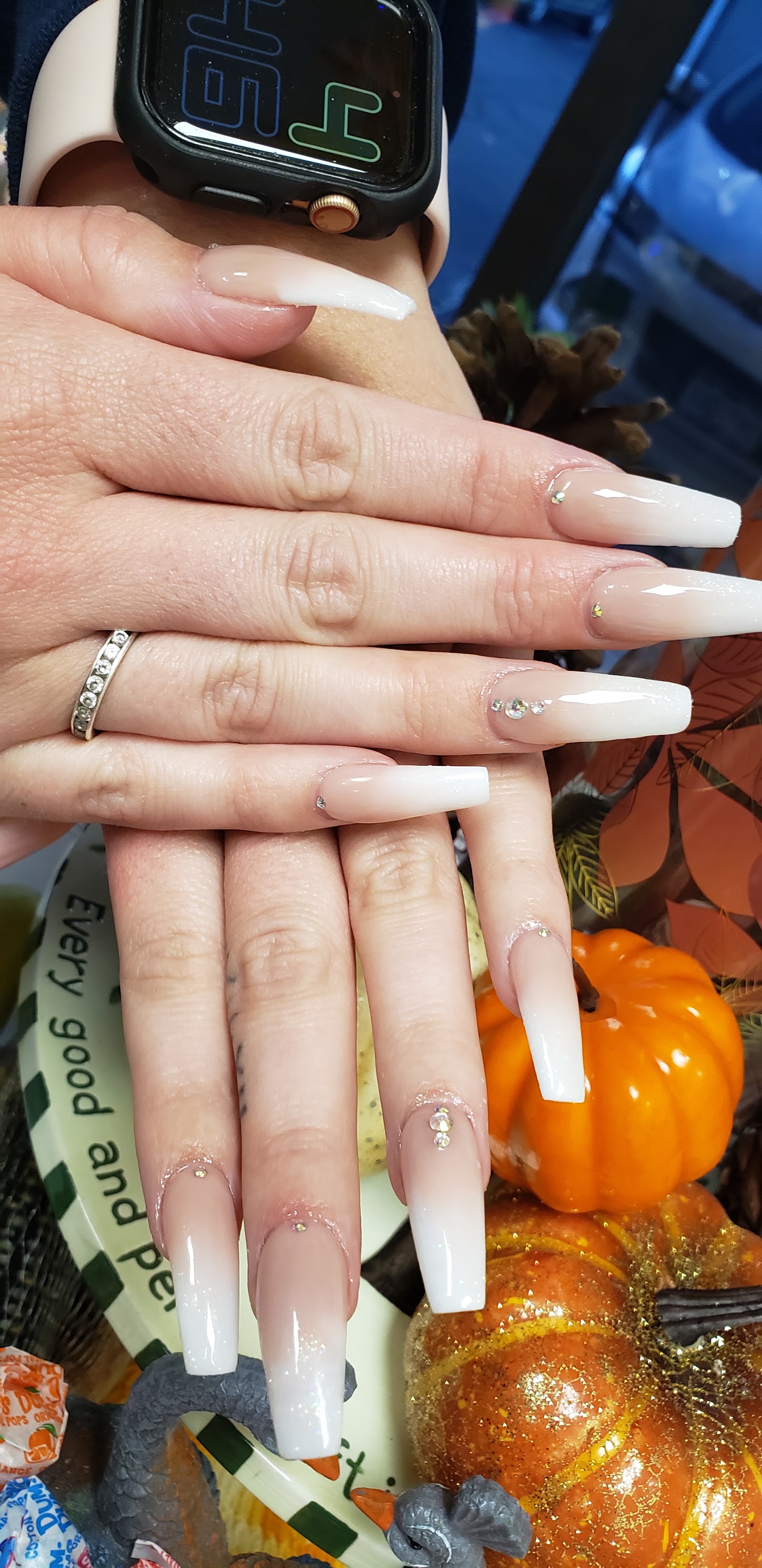 Lotus Nails & Spa logo